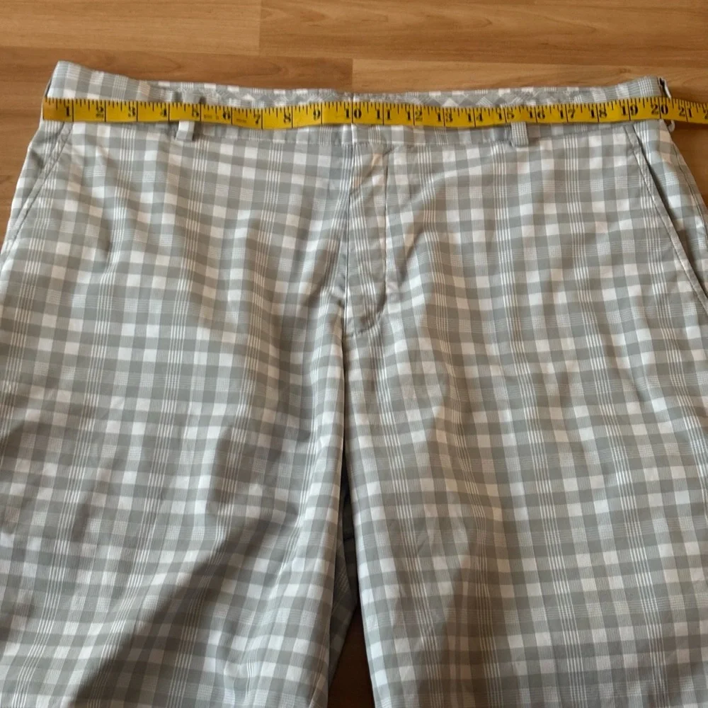 Nike‎ Gray Checkered Men's Golf Shorts